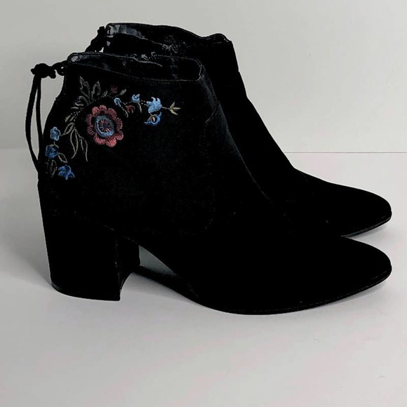 UNISA Womens Black Suede Embroidered Sz 8.5 BOOTIES Ankle Boots - Picture 5 of 11
